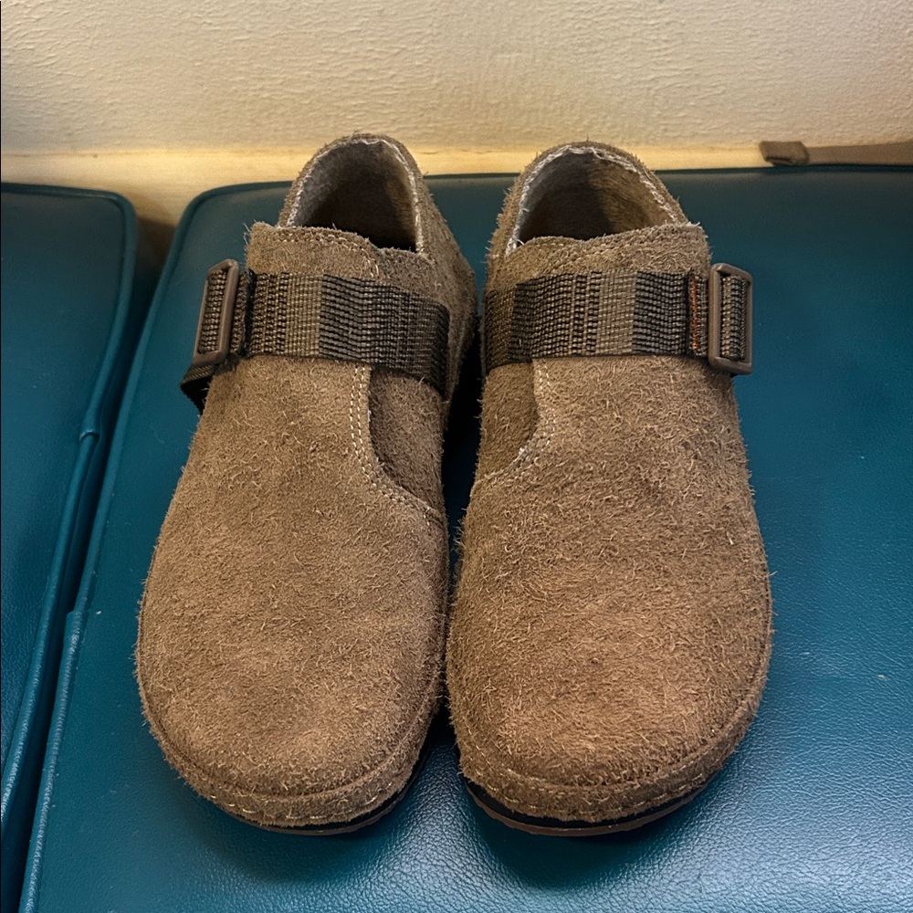 Chaco Women's Paonia Clog- Teak- Suede - Picture 2 of 16